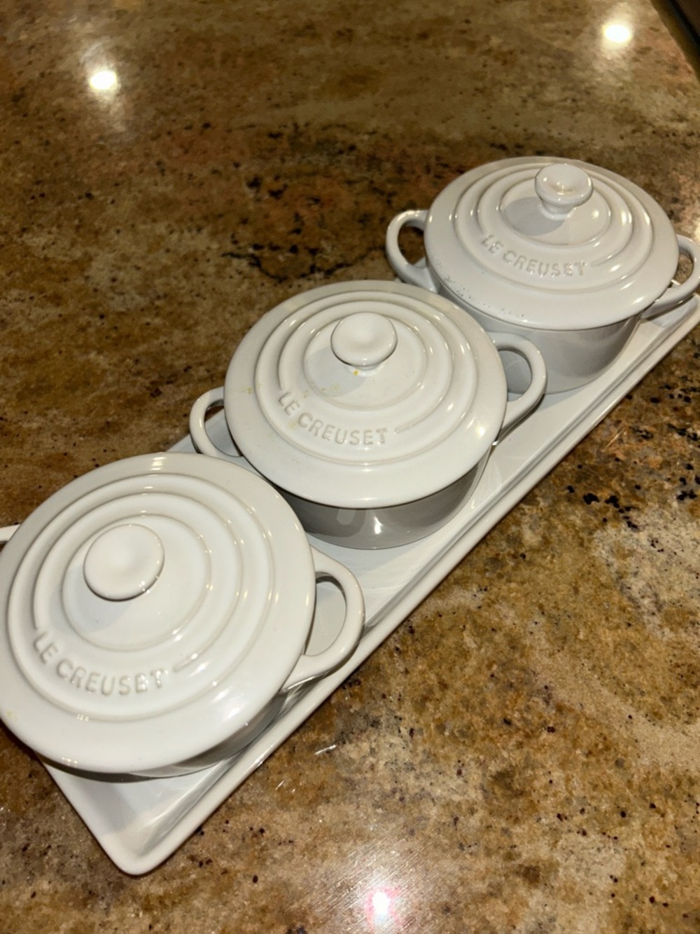 LE CREUSET set of 3 White Stoneware Mini Cocotte 8 oz Trio with Tray